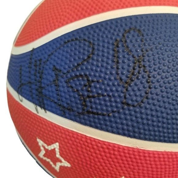 HARLEM GLOBETROTTERS SIGNED AUTOGRAPHED SPALDING BASKETBALL WITH SIGNATURES - Picture 2 of 5